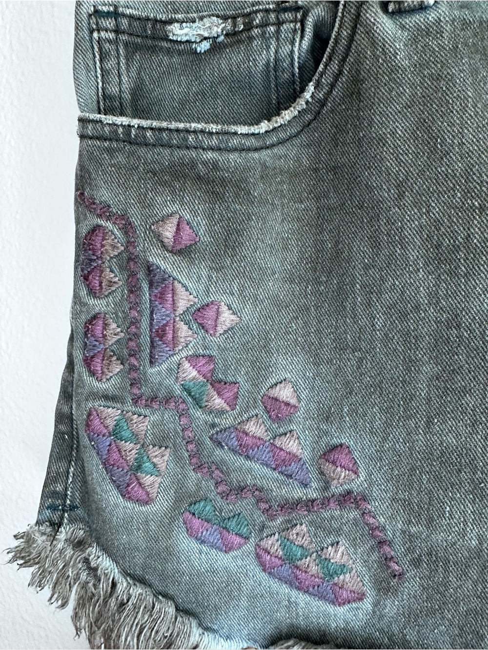 VINTAGE Free People Black Denim Frayed Hem Shorts with Purple Embroidery - Picture 5 of 6
